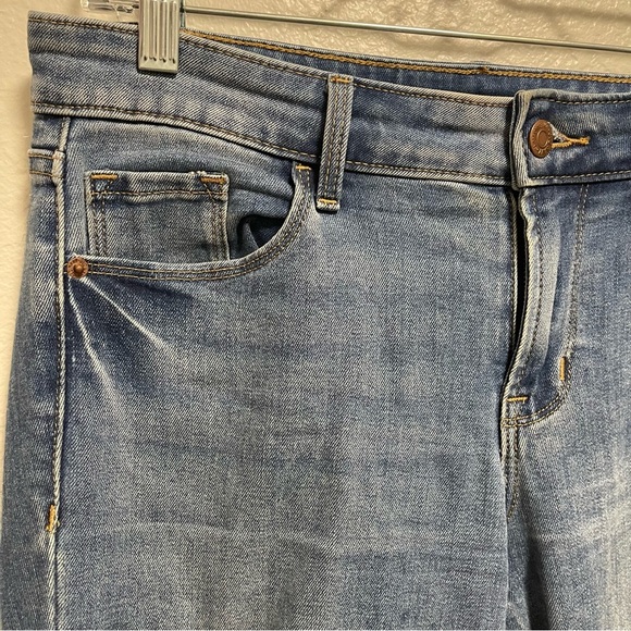 Old Navy Women’s Mid Rise Power Slim Straight Medium Wash Jeans Size 6 - Picture 4 of 8